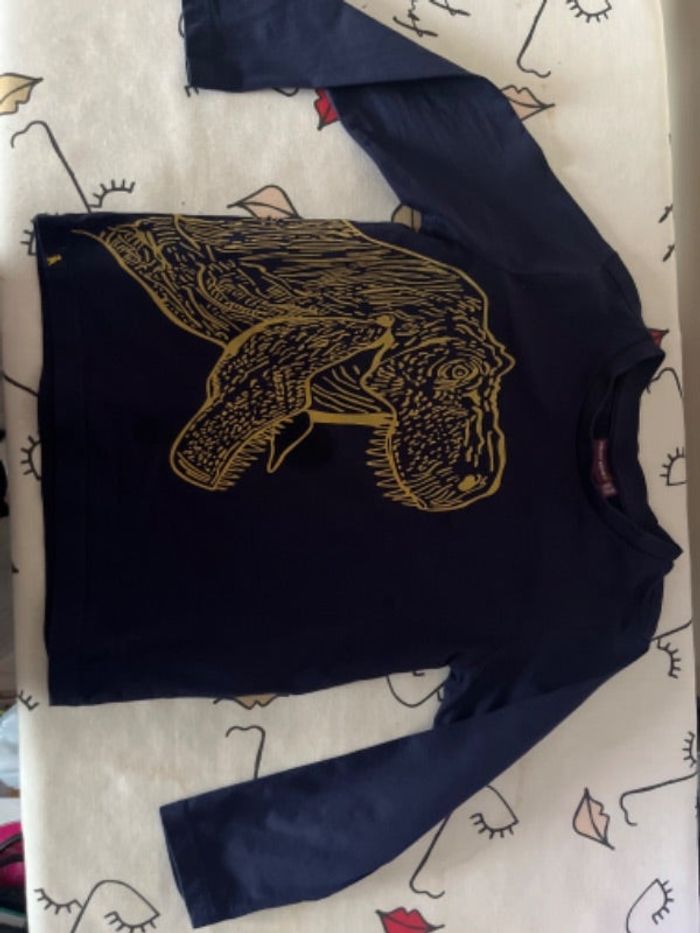 TEE shirt
