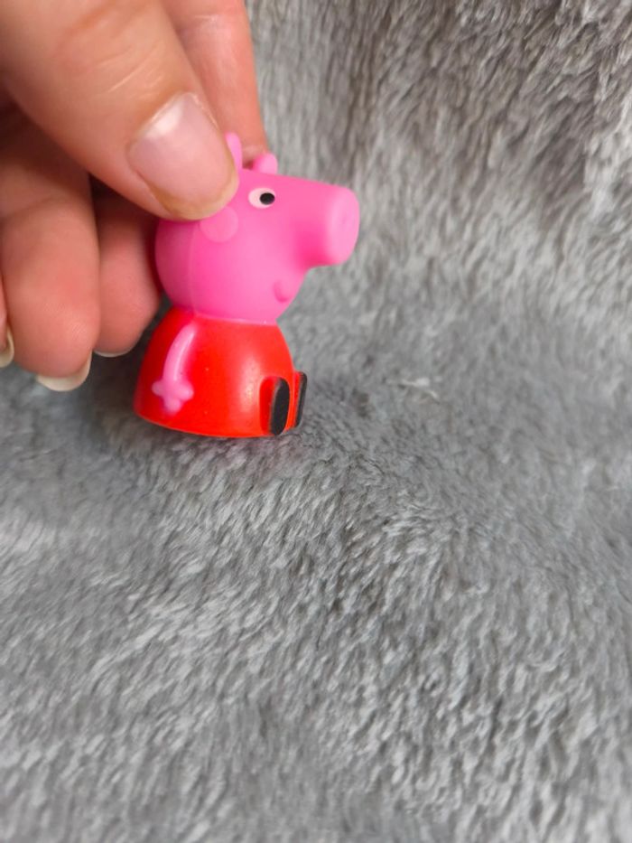 Figurine Peppa pig - photo numéro 2