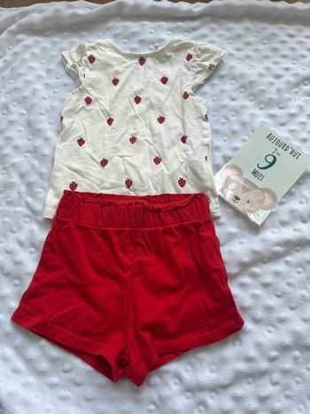 Ensemble short et tee shirt fraise 9 mois