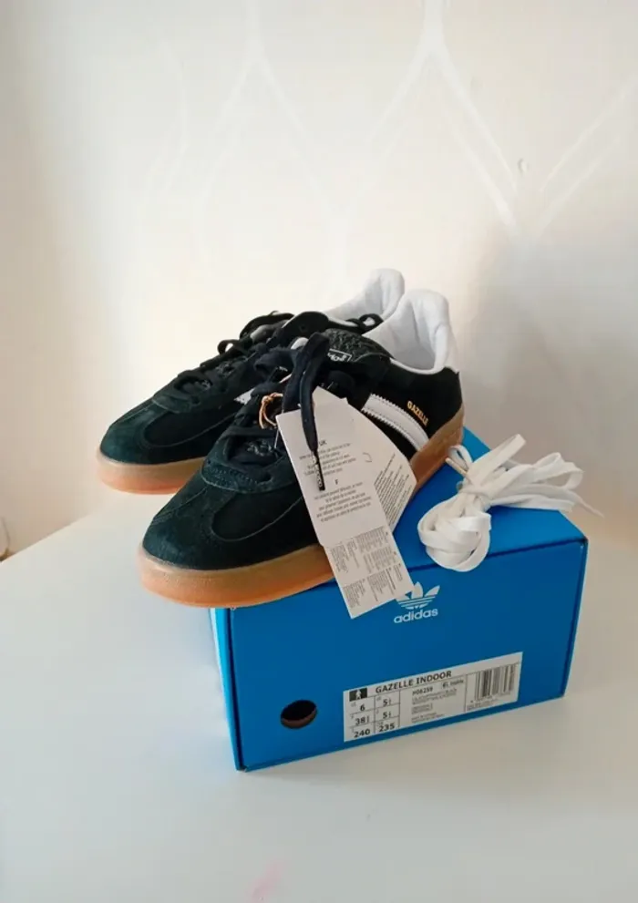 Adidas Gazelle indoor neuves 🖤🌼 - photo numéro 2