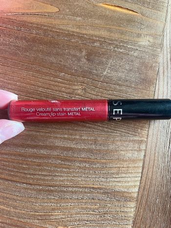 Rouge à lèvre sans transfert sephora métallisé