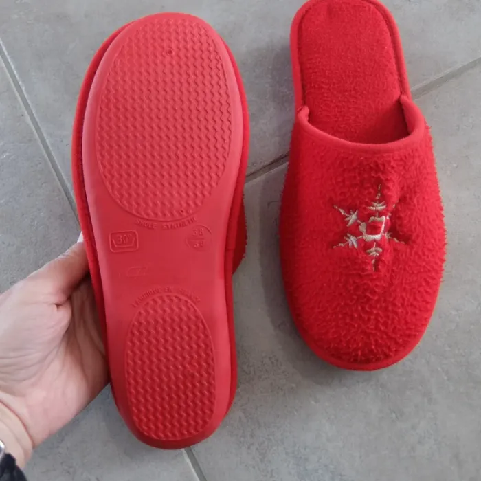 Mules chaussons rouges P38 39 - photo numéro 2