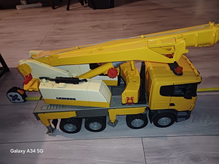 Camion grue Liebherr | Beebs