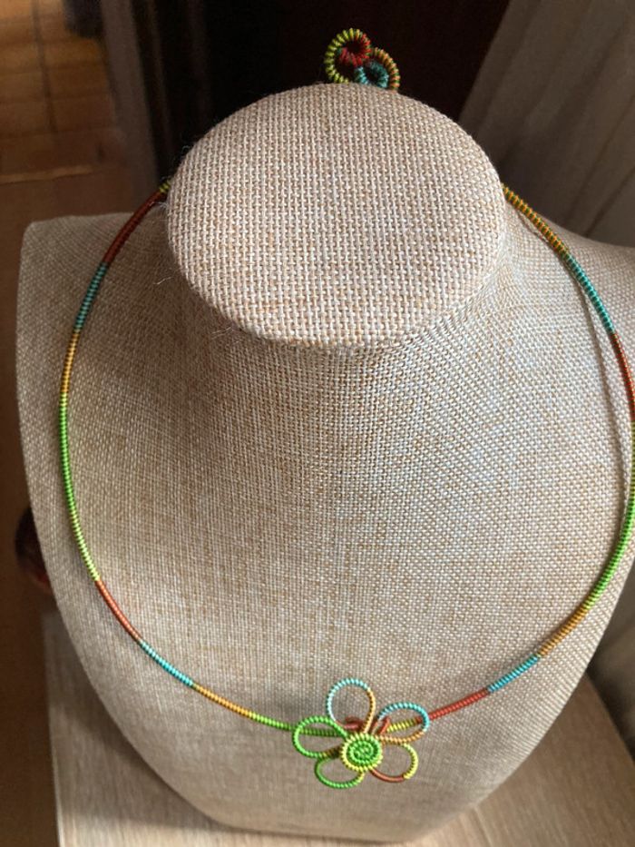 Collier femme ras de cou fleur - photo numéro 3
