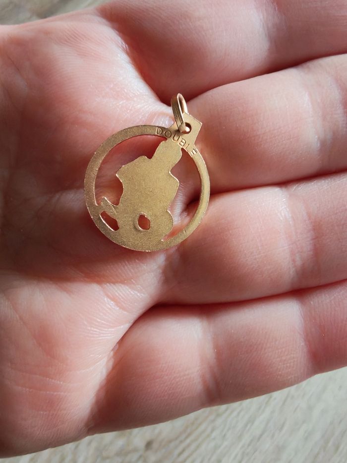 Pendentif doré signe zodiaque Verseau - photo numéro 2