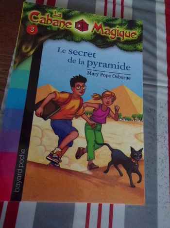 Livre La cabane magique N°3 Le secret de la pyramide