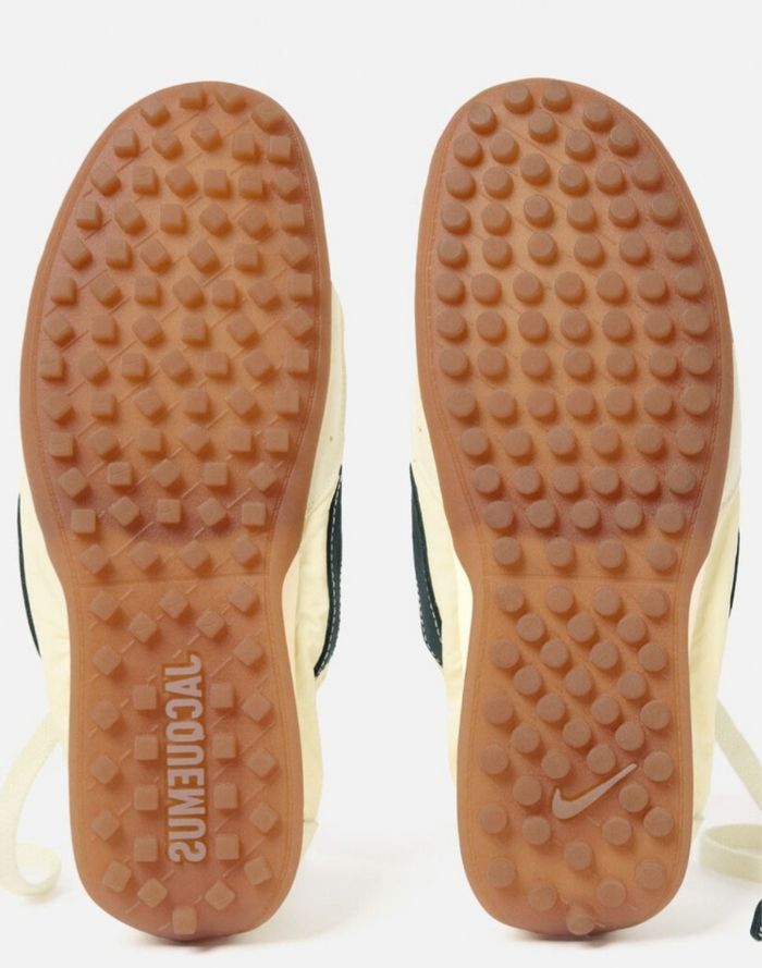 Jacquemus + Nike  Sneakers Moon - collaboration Jacquemus + Nike - taille 38 beige yellow pale - photo numéro 10