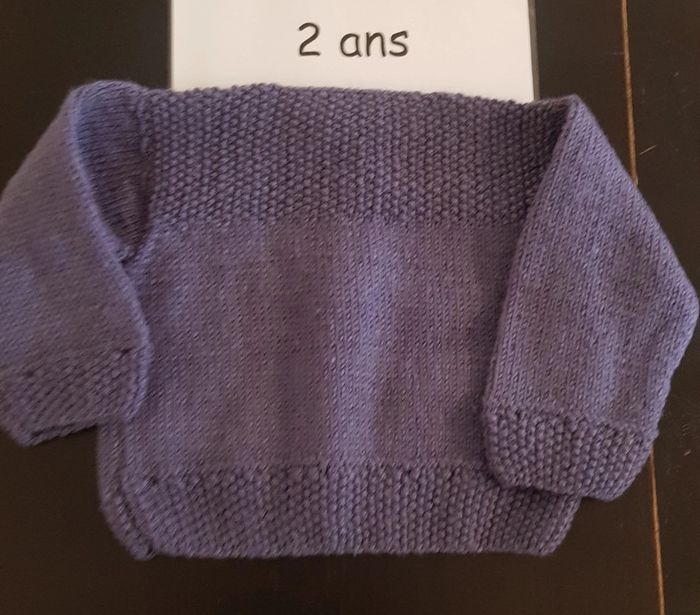 Gilet tricoté avec fleurs 2 ans - photo numéro 2