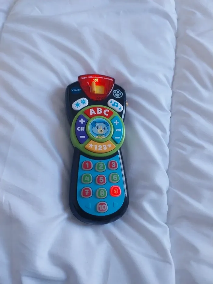 Jeu d’éveil Super télécommande parlante Vtech - photo numéro 3