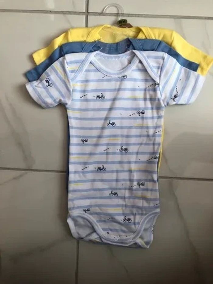 Lot de 3 Bodies manches courtes Sincere coton bio garçon Taille 18 mois neufs dans emballage