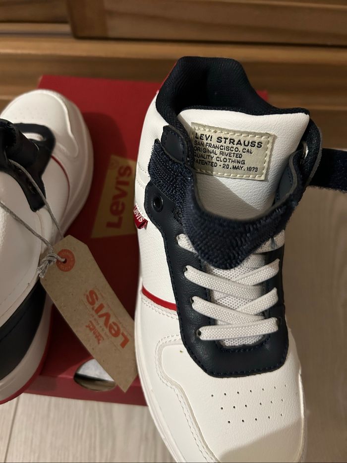 Baskets montantes Levis neuves 32 - photo numéro 4