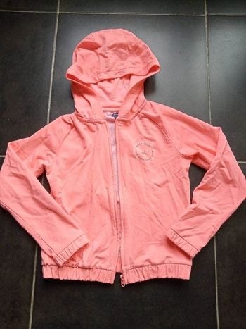 gilet fille kiabi 10 ans très bon état