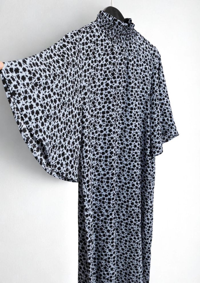 Robe imprimé fleurs manches papillons• floral print dress H&M Taille 34 - photo numéro 4