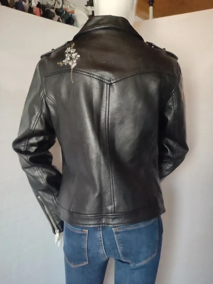 Perfecto noir avec broderies - photo numéro 6