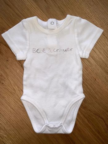 Body vêtement bébé fille TAO Tape à l’œil  Visuel sérigraphie bébé à croquer