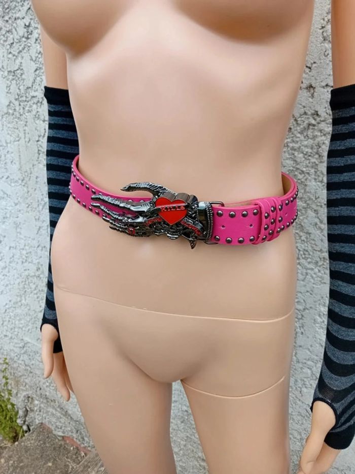 Ceinture Punk Fushia – L’amour tue, mais le style ressuscite - photo numéro 2