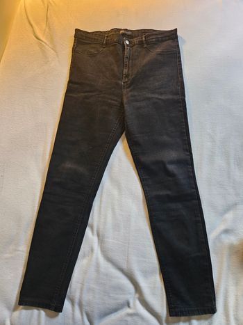 jeans noir légèrement délavé