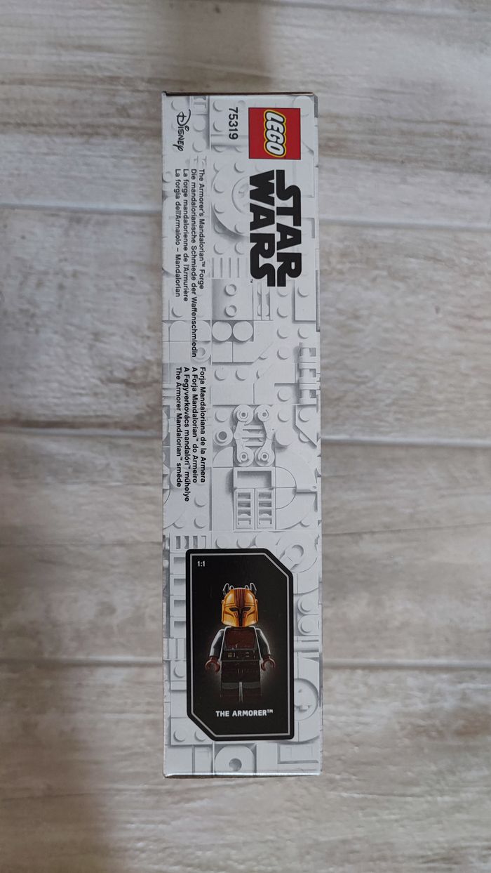 Lego Star Wars 75319 La forge mandalorienne de l'Armurière - photo numéro 3