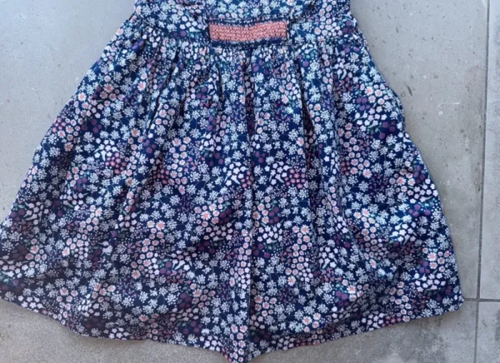 Magnifique robe sergent major 3 ans tbe  Motifs liberties  Fleuries - photo numéro 3