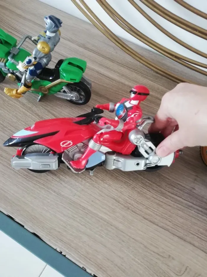 Lot de 3 power Rangers - photo numéro 2