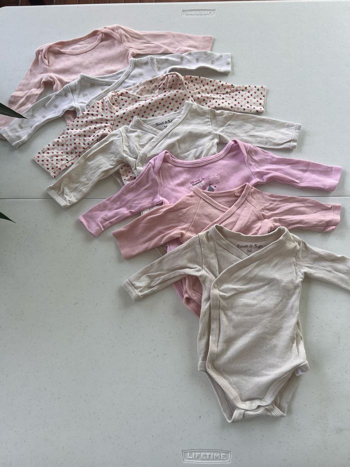 Lot de 7 bodies sweet soft/ baby Très bon état  Taille 1 mois - photo numéro 2