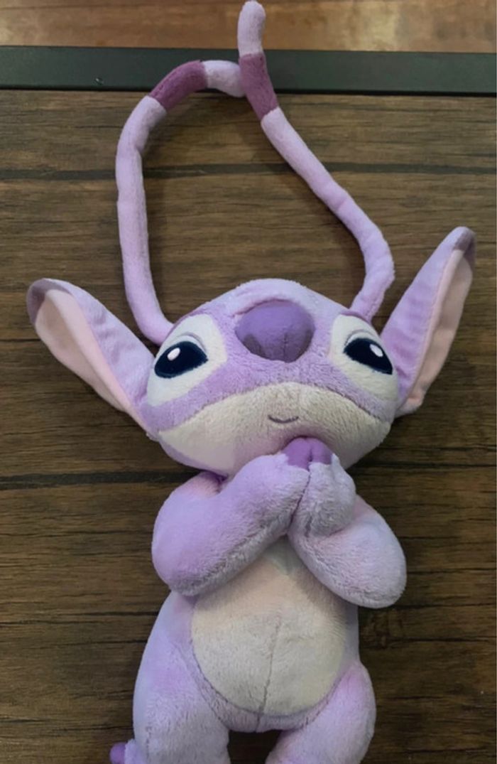 Peluche Disney Stitch Angel - photo numéro 2