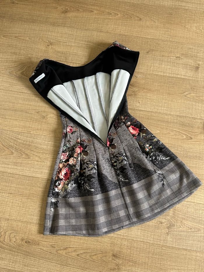 Robe grise et imprimée à manches courtes Rinascimento taille S jamais portée - photo numéro 8