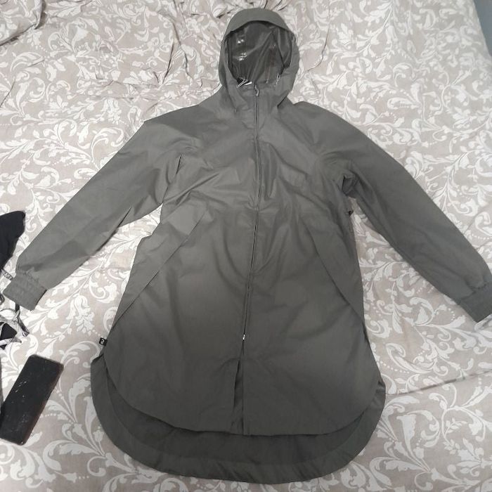 Un imperméable pour  fille