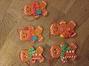 Lot de décorations pain d'épices pour sapin