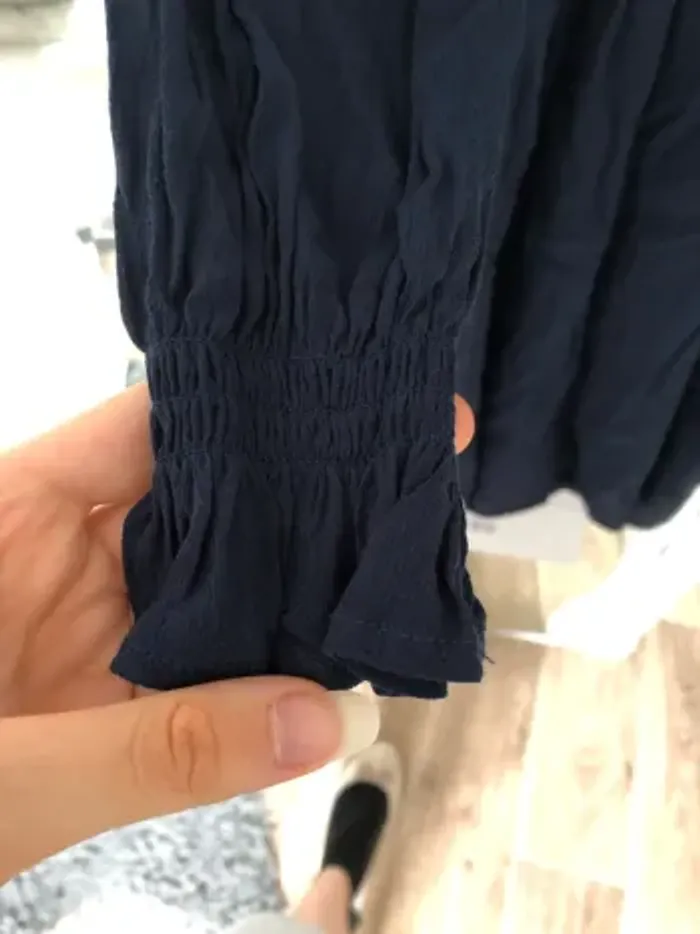 Robe bleu marine serrée à la taille et évasé en bas - photo numéro 6