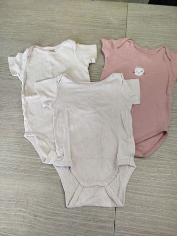 Lot de 3 bodies taille 18mois Gémo, Kiabi et boutchou