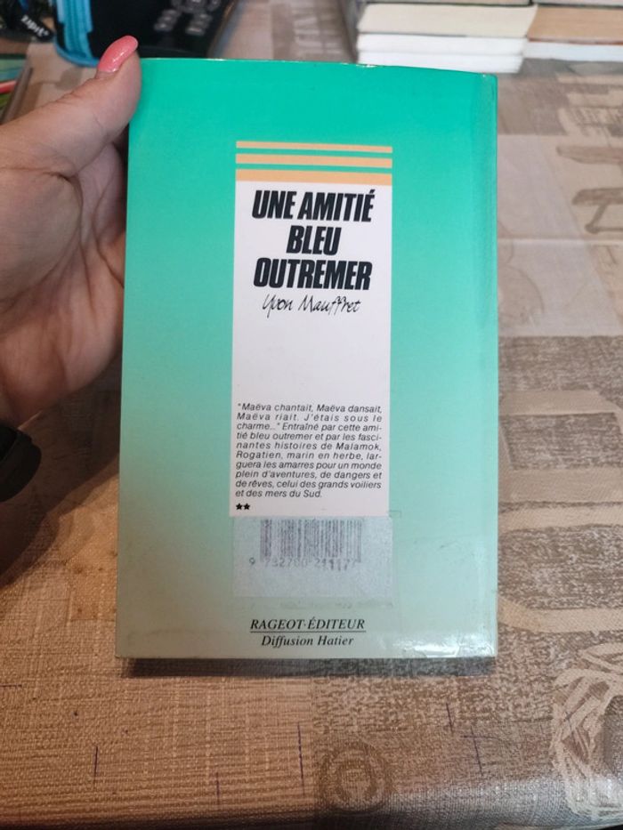 Une amitié bleu outre-mer de Yvon mauffrey - photo numéro 2