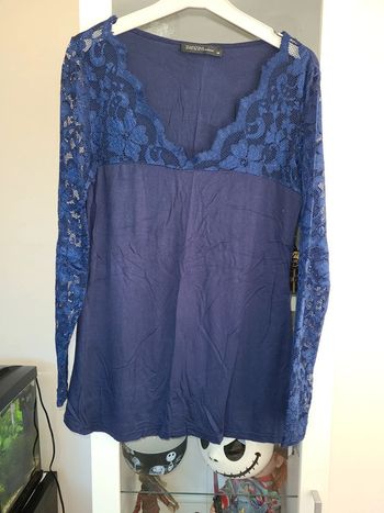 👚tee-shirt dentelles taille M👚