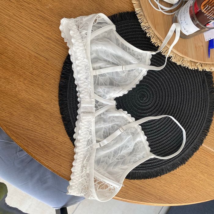 Soutien-gorge - photo numéro 2