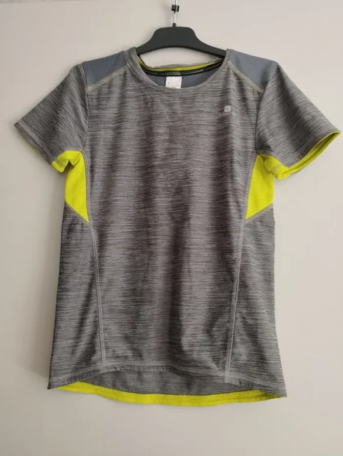 Tee shirt Domyos taille 10 ans