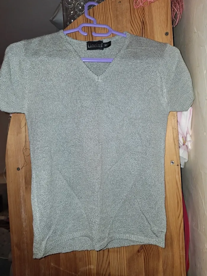 Petit pull gris taille 38/40 en très bon état "liorina"