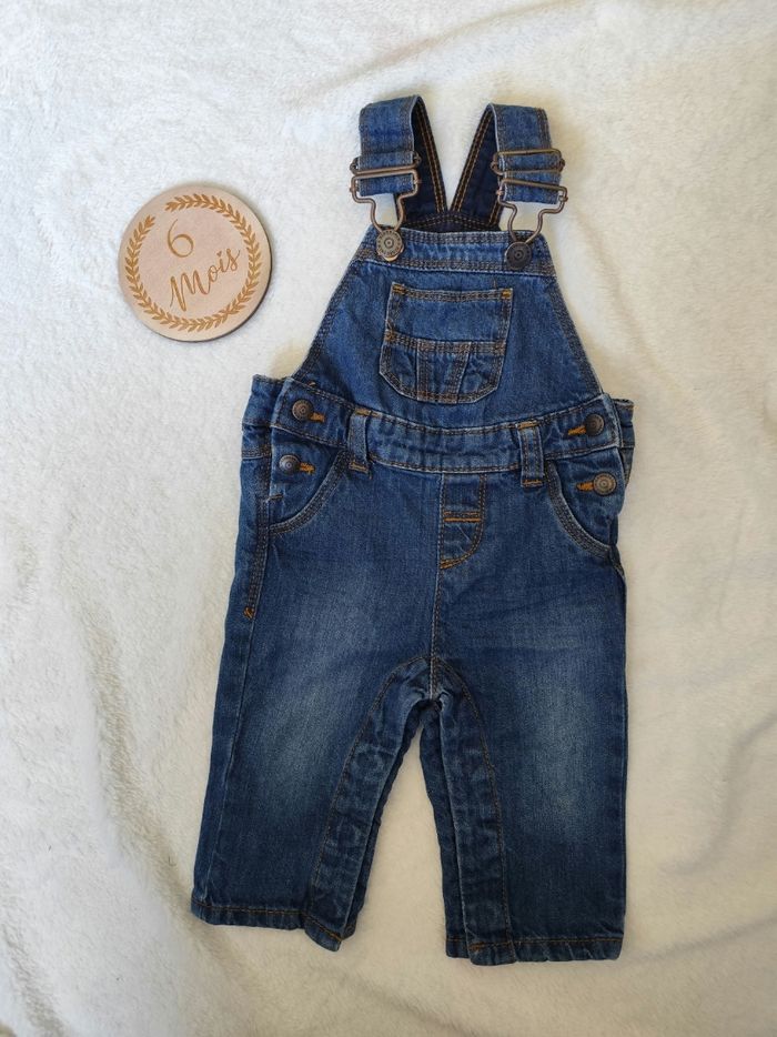 Salopette en jeans Kiabi, taille 6 mois 👣 - photo numéro 1