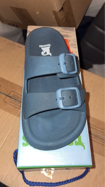 Claquette cacatoès bleu marine T29/30