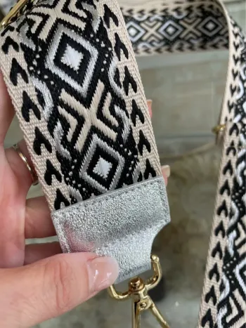 Bandoulière large fantaisie et cuir argenté.