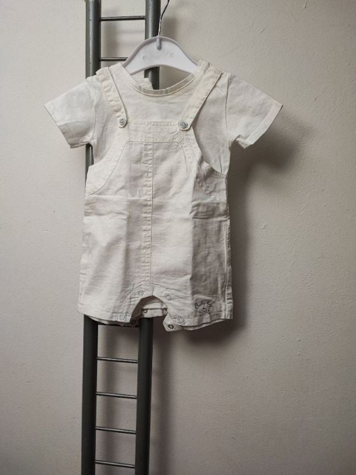 Salopette plus tee-shirt bébé