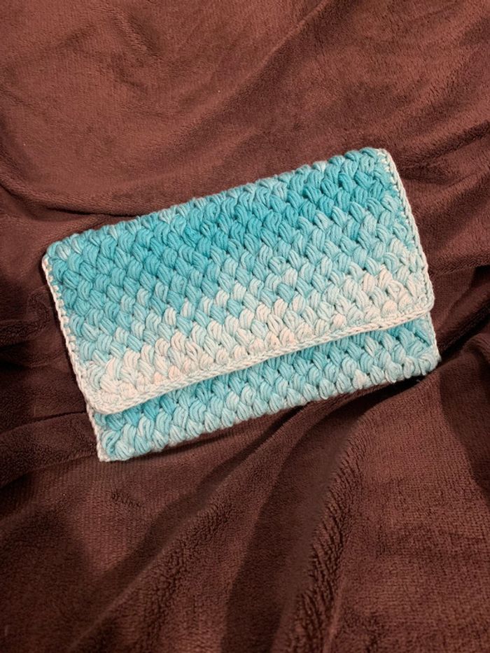 Pochette bleu ciel