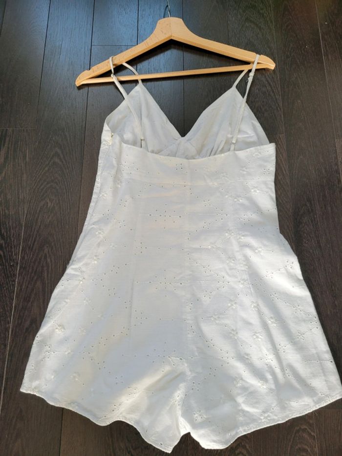 Superbe combinaison short broderie anglaise Bershka Taille M - photo numéro 6