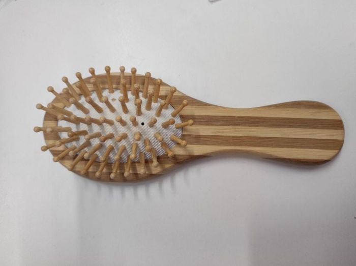 Brosse en bois Lashilé Beauty