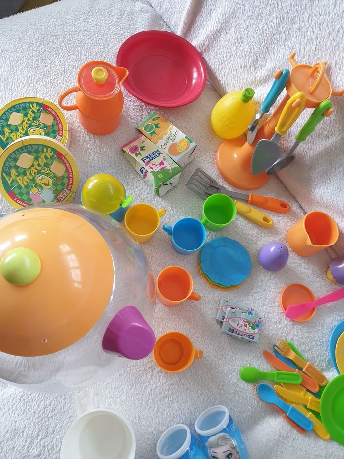 Lot dînette de plus de 60 pièces - photo numéro 7