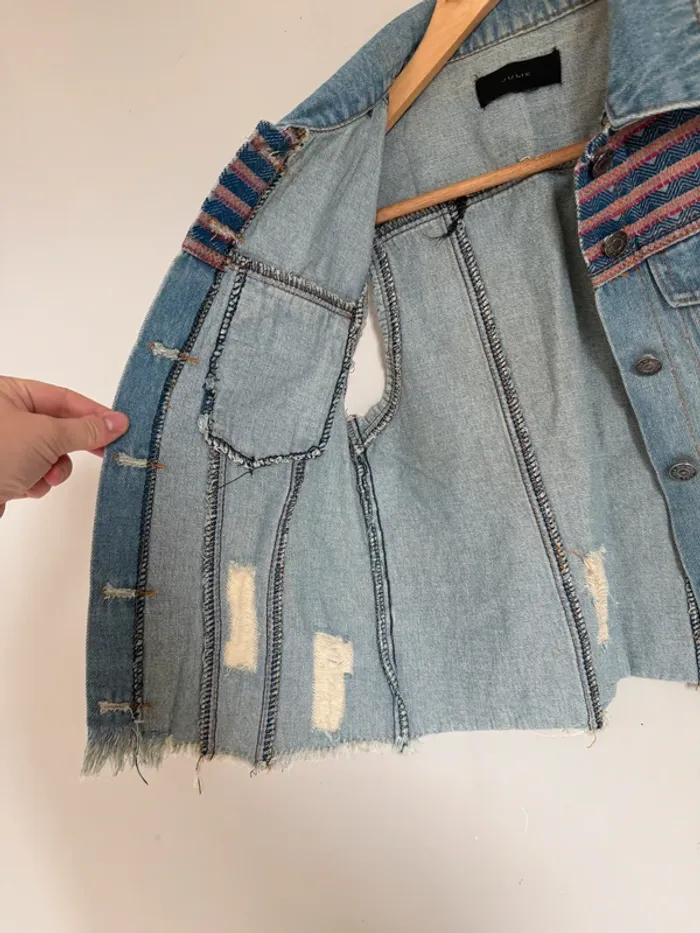 Veste en jean sans manches broderie - photo numéro 4