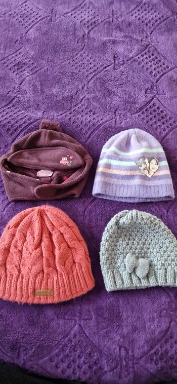 Lot de 4 bonnets pour fille