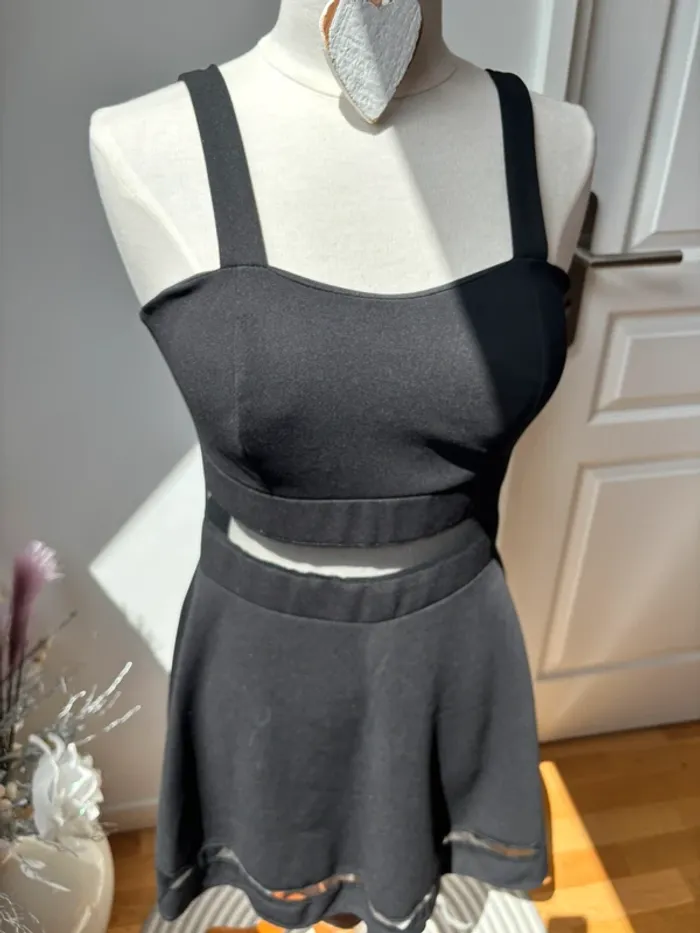 🖤 Robe patineuse noire fines bretelles - Piper & June - T38 - photo numéro 6