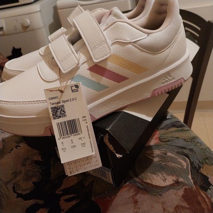 Baskets adidas tensaur neuves avec étiquette 🏷 pointure 39 et demi