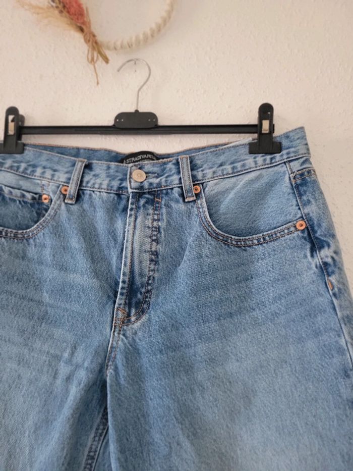 Jean femme Stradivarius taille 42 - photo numéro 2