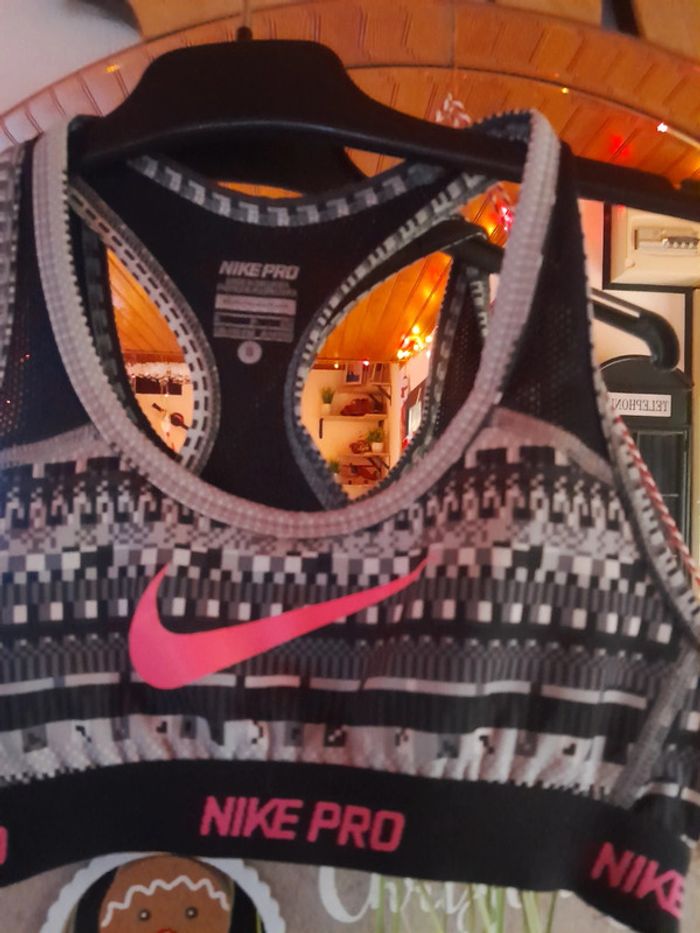 Brassière sport nike 8-10ans 👧 - photo numéro 2